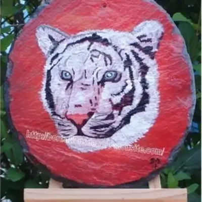 Peinture sur ardoise tigre blanc